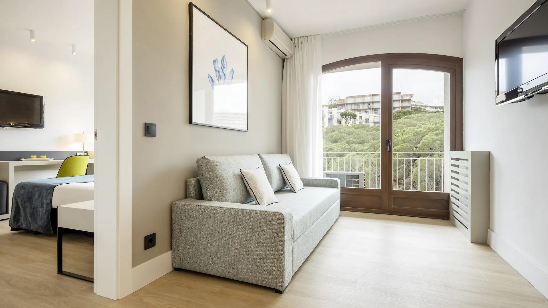 Hotel Ilunion Caleta Park Sant Feliu de Guíxols 4*,